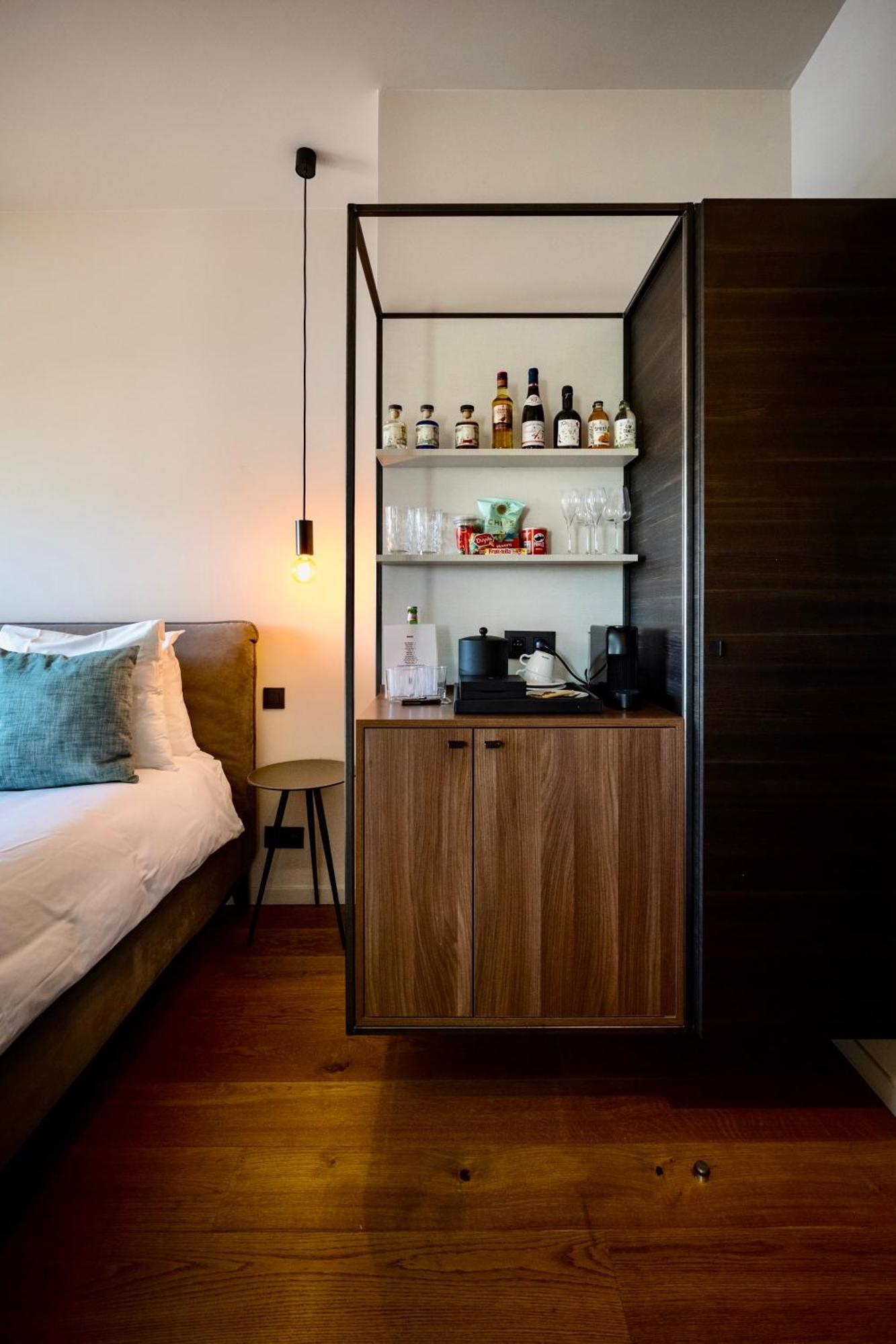 U Eat & Sleep Antwerp Hotel Exterior photo